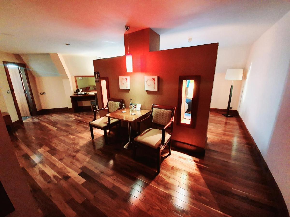 Westgrove Hotel Clane Esterno foto